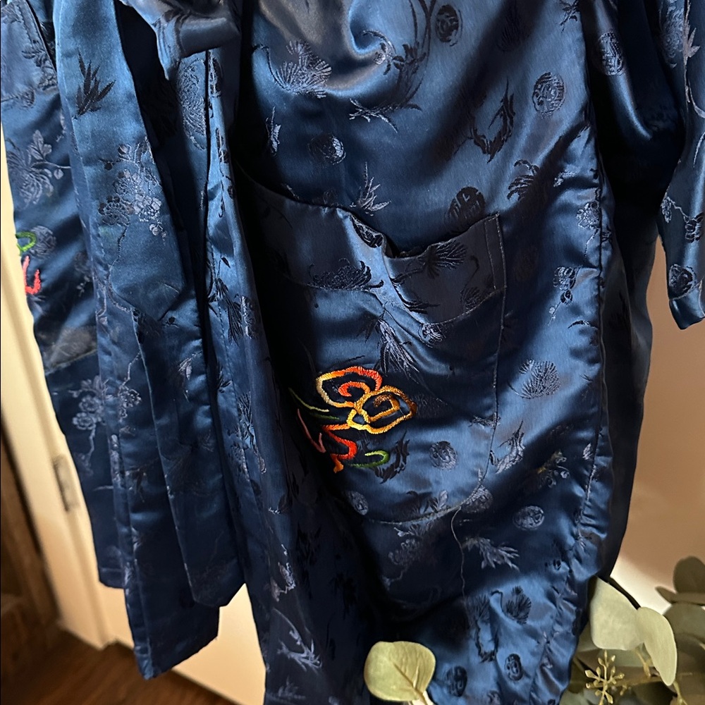 Vintage Esme Women's embroidered dragon embossed Chinese blue L pure silk robe - Picture 7 of 14